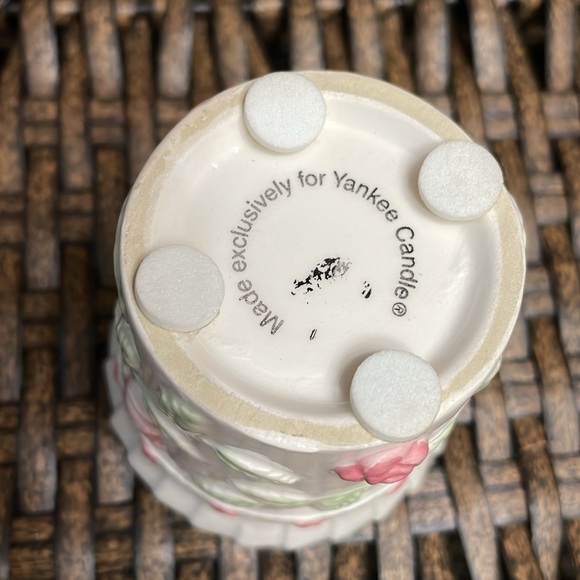 Yankee Candle Small Jar Shade Topper & Plate Set Winter/Holiday + Floral Votive - Picture 16 of 16